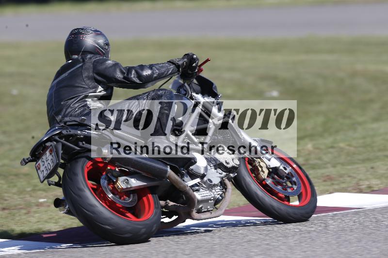 /Archiv-2025/49 26.08.2025 Cornu Master School ADR/blau-bleu/46